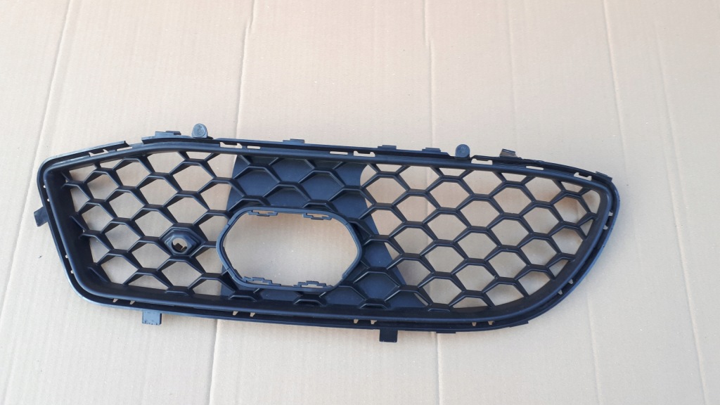 фото №1, Alfa romeo giulia права решітка бампера перед