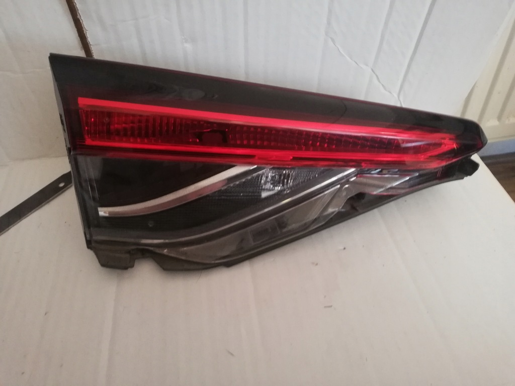 фото №1, Corolla xii e21 sedan лампа задня ліва w кришка led 2 l