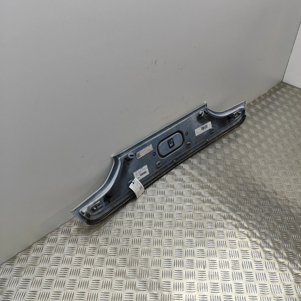 фото №6, Bmw 7 g11 g12 2018 обшивка / обивка задний крышки багажника