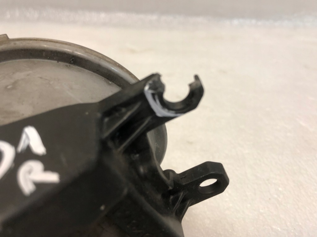 фото №3, Toyota prius iii противотуманная фара левый