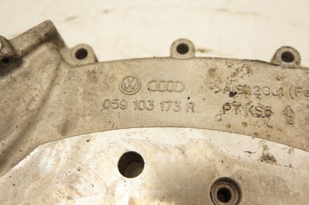 фото №2, Корпус распределительного вала audi a4 a6 c6 q7 phaeton 2,7 3,0 tdi 059103173r