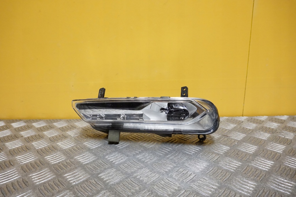 Купить Vinfast vf8 2021 - противотуманная фара лампа левая led америка