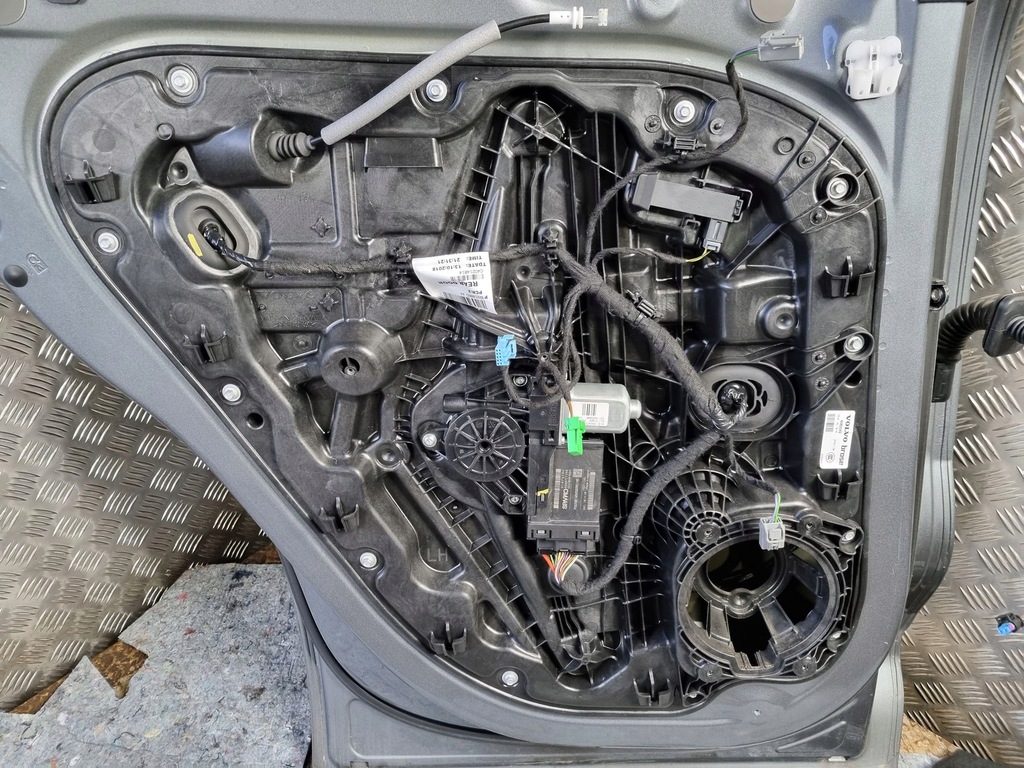 фото №16, 2019 volvo xc40 двері задні