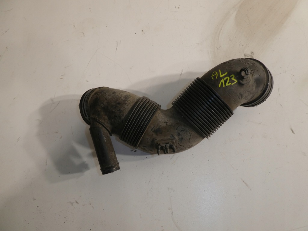 фото №1, Труба воздуха 3c0129654m passat superb ii 1.6 tdi