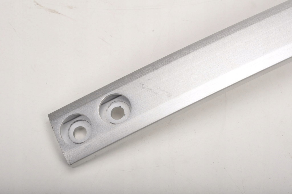 Porsche 718 982 распорка балка 98155541302 21r Недорого