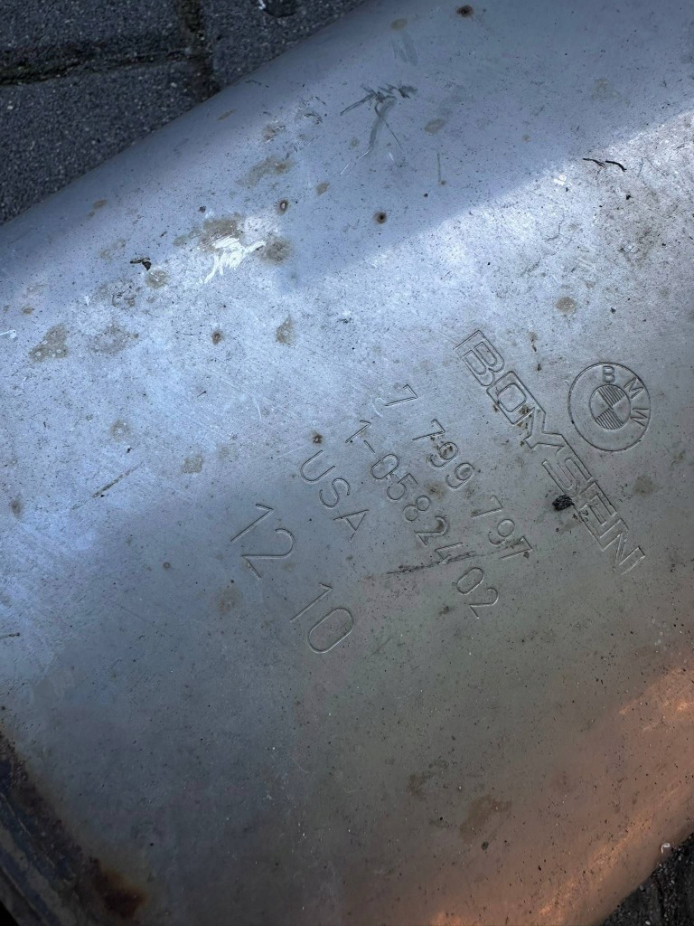 Bmw x6 e71 гаситель конечный труба выхлопная 3.0 7799797 8509981 Недорого