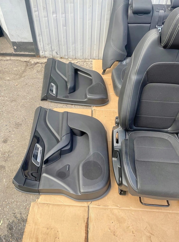 фото №7, Jaguar f-pace x761 r-dynamic сидіння заднє сидіння салон оббивка тунель