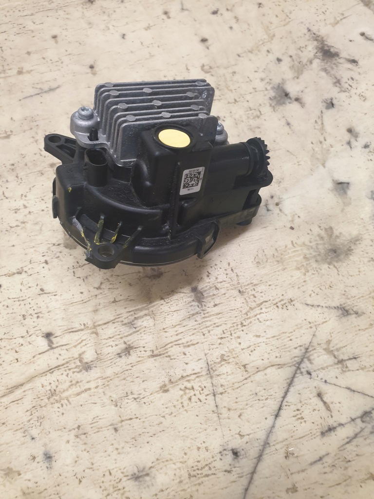 фото №10, Land rover defender противотуманная фара правый l8b2-15201-t4uvb