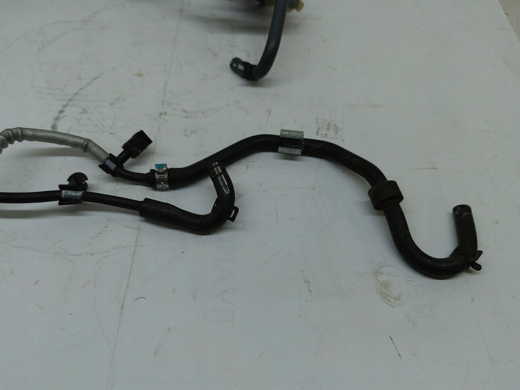 фото №3, Ford b-max 1.0 клапан трубка вакуумa