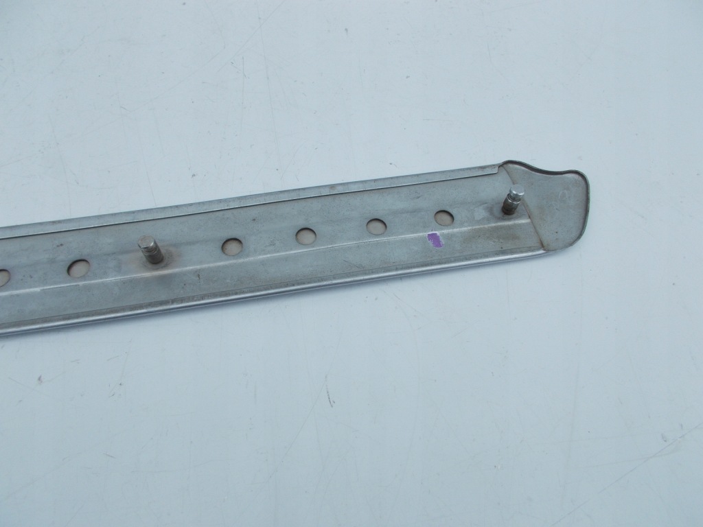 Молдинг накладка бампера перед ліва mercedes c klasa 124 w124 Зі Шроту