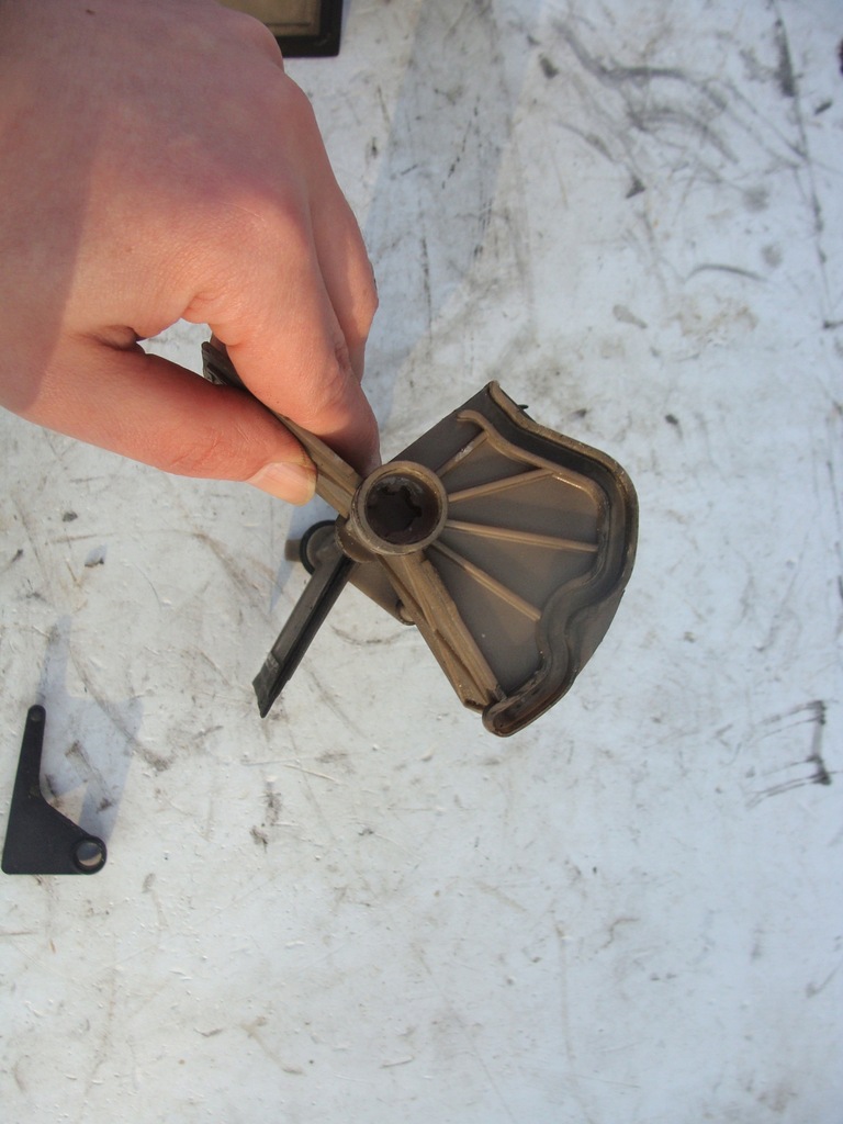 фото №11, Крышка обдув отопителя peugeot 407 климатроник