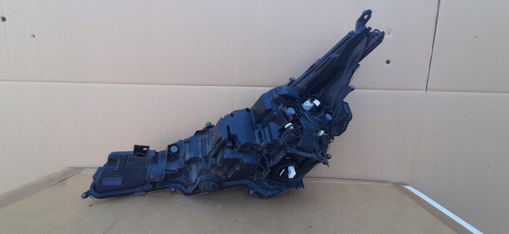 фото №15, Лампа перед права toyota corolla e21 full led