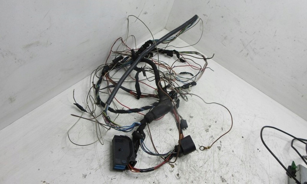 фото №10, Audi a8 d3 накладка камера заднього виду модуль електропроводка 4e0910441