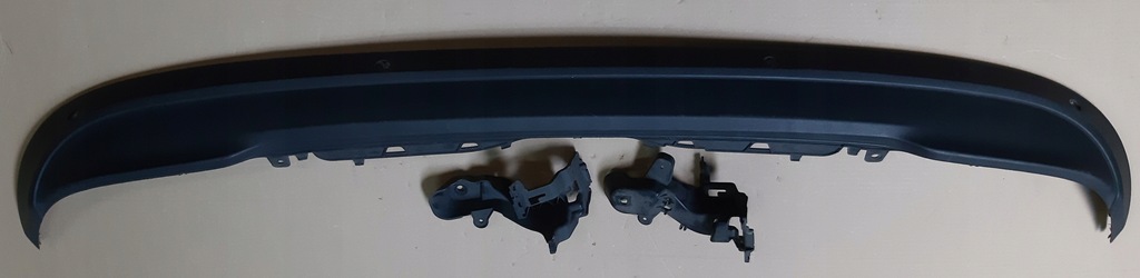 фото №1, C-klasa w205 накладка спойлер диффузор задняя +крепления