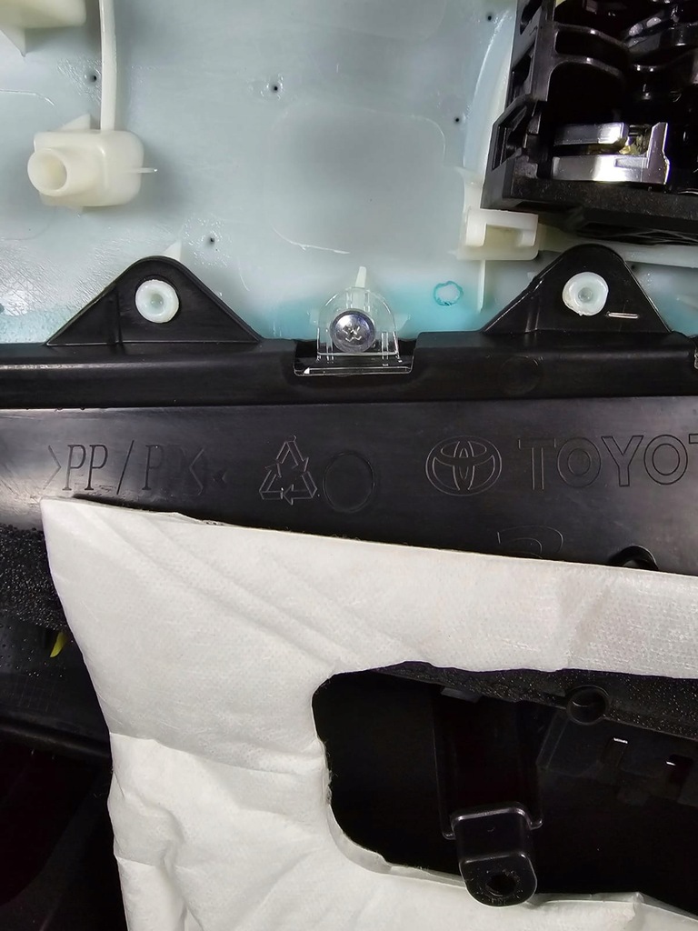 фото №10, Обивка обшивка дверь правое передние toyota corolla e21 67611-02860