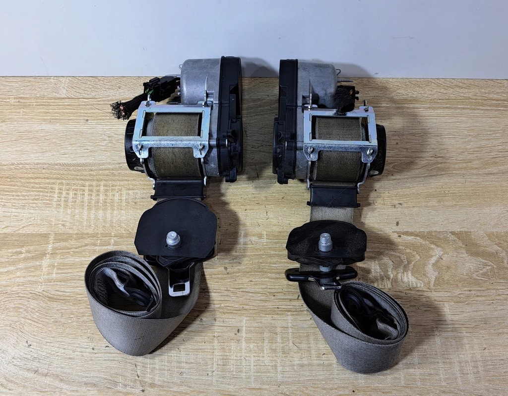 фото №1, Mercedes ml w164 pas безопасности левый перед szary