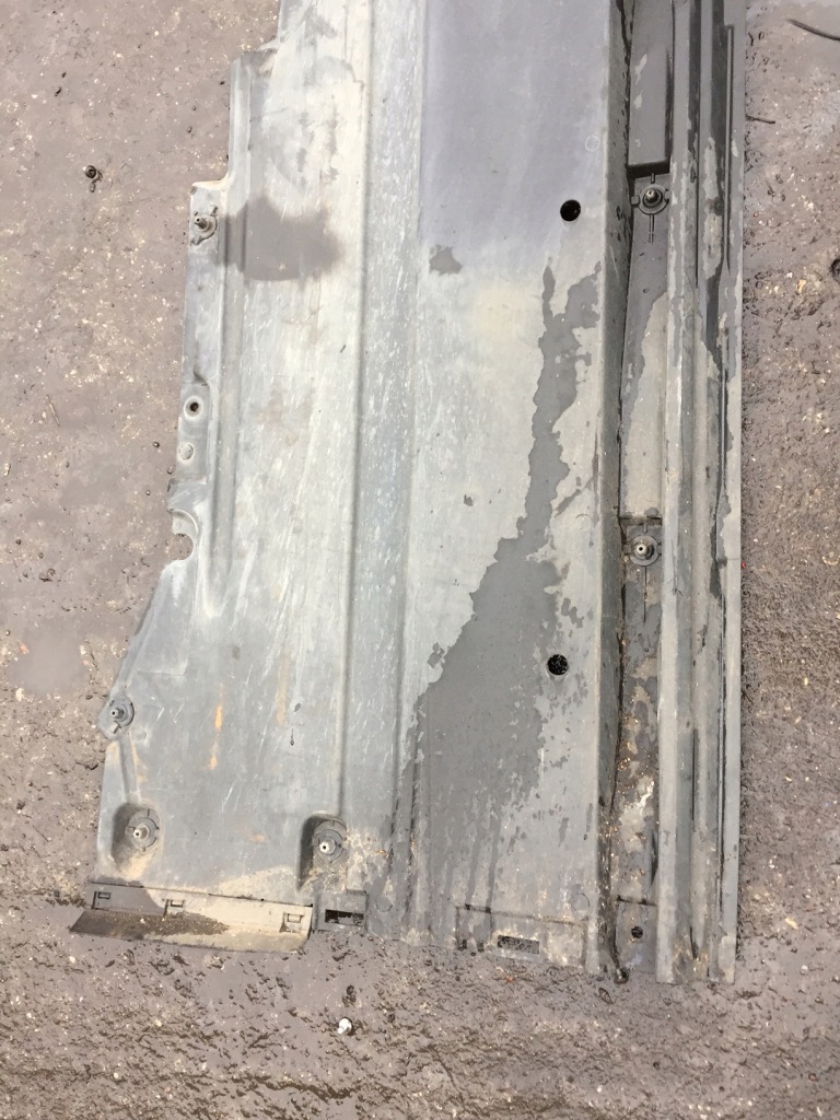 Audi a4 b8 a5 накладка плита пол подвеска левая в Украине