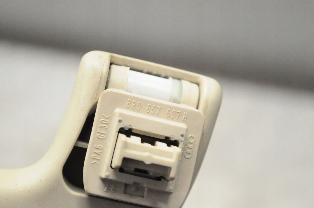 фото №5, Audi q7 4m 8r0857607h крепления заводской