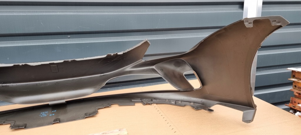 Ferrari f8 tributo бампер перед оригинал c410 с Разборки