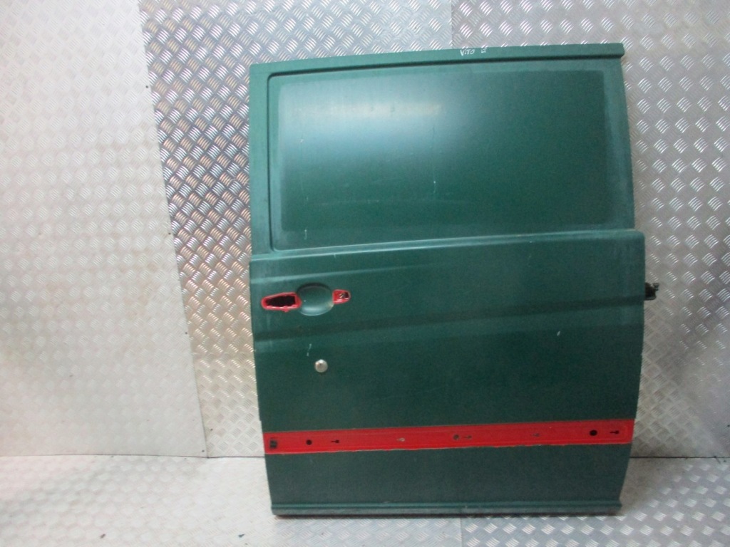 Купить Дверь левый задний  mercedes vito