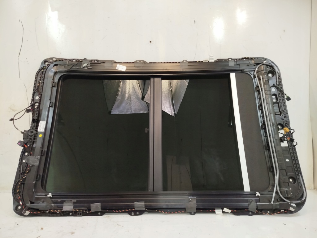 фото №1, Люк панорама vw passat b8 kombi r-line - czarna шторка ! bdb. !