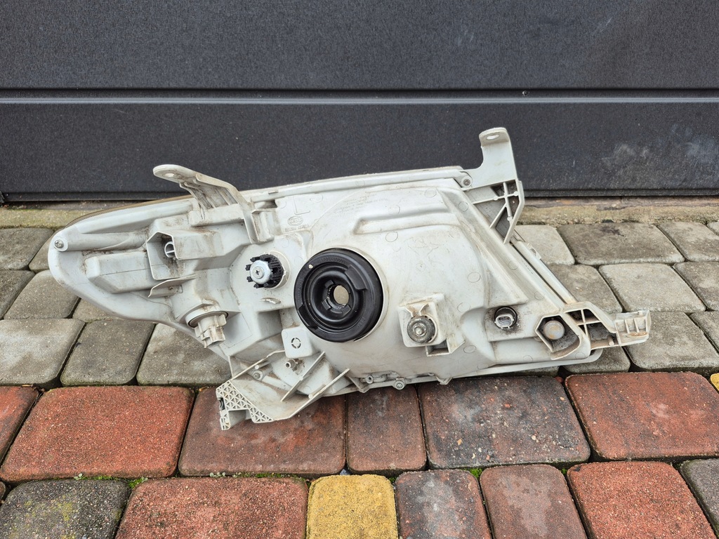 фото №9, Лампа передняя левая фара перед toyota hilux vii 05-08