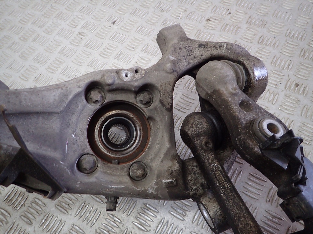 фото №3, Mercedes e w213 6.3amg подвеска поворотный кулак r