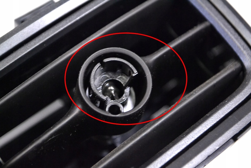 фото №5, Aston martin db11 2018 rhd приборная панель воздуховод насадка