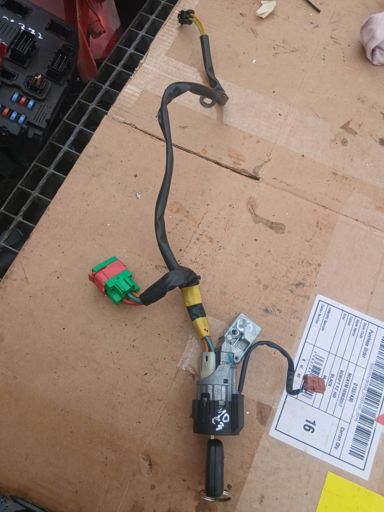 Купить Citroen c3 1 замок зажигания no501477