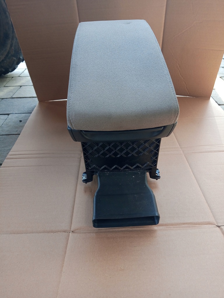 фото №1, Подлокотник volkswagen b6 3c0864207tst