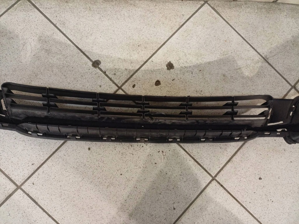 фото №9, Решётка бампера chrysler town and country 5 facelift 2014