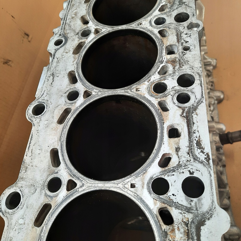 фото №16, Bmw 7799978 блок двигуна n57 3.0d n57d30a голий блок