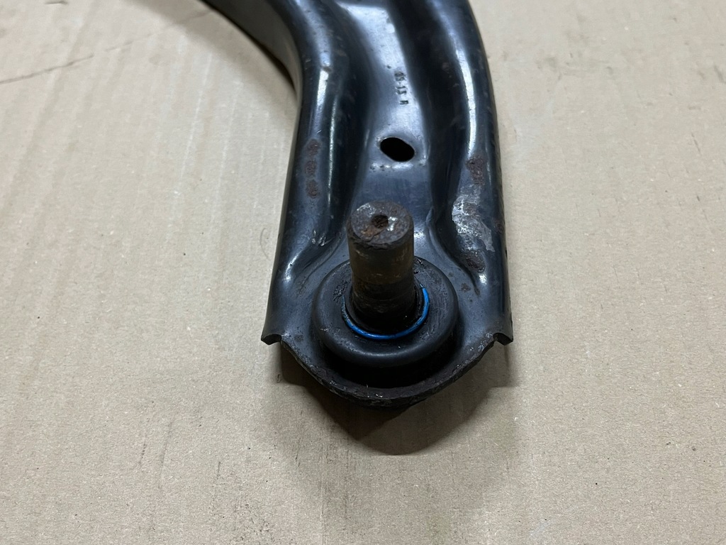 фото №10, Ford transit courier 14- важіль правий перед