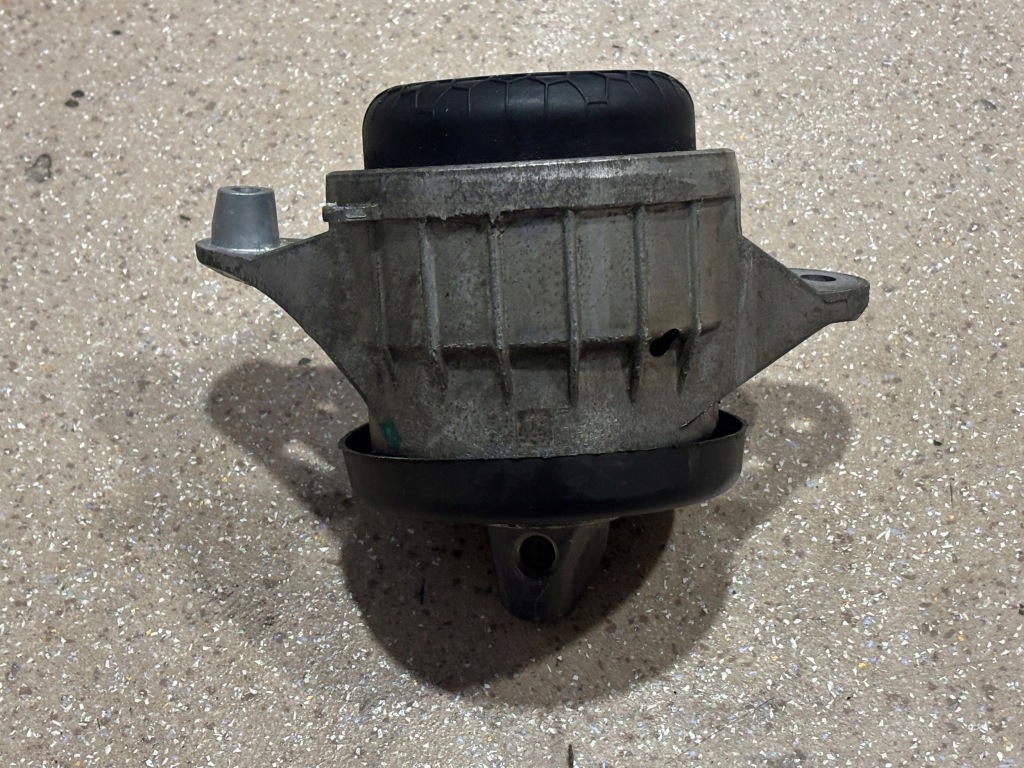 Кронштейн двигателя левая сторона mercedes-benz gle w167 a1672405300 Цена