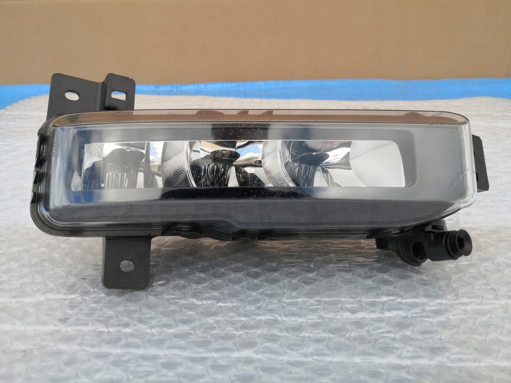 фото №1, Bmw 2 f45 f46 lift x7 противотуманная фара правый led 7471082
