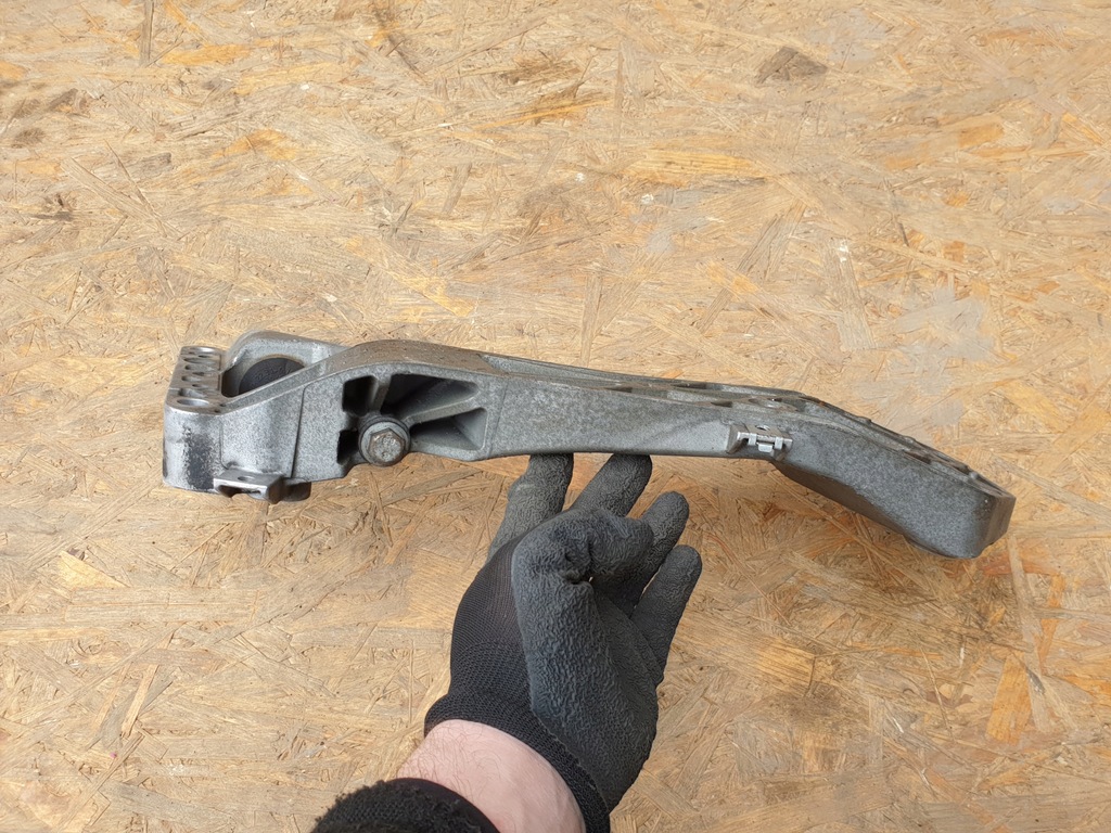 фото №7, Bmw f36 f32 кронштейн коробки 6769281-05