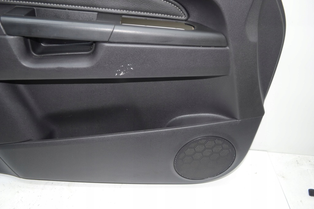 Обшивка обивка дверь левый перед zafira b 04-10r в Украине