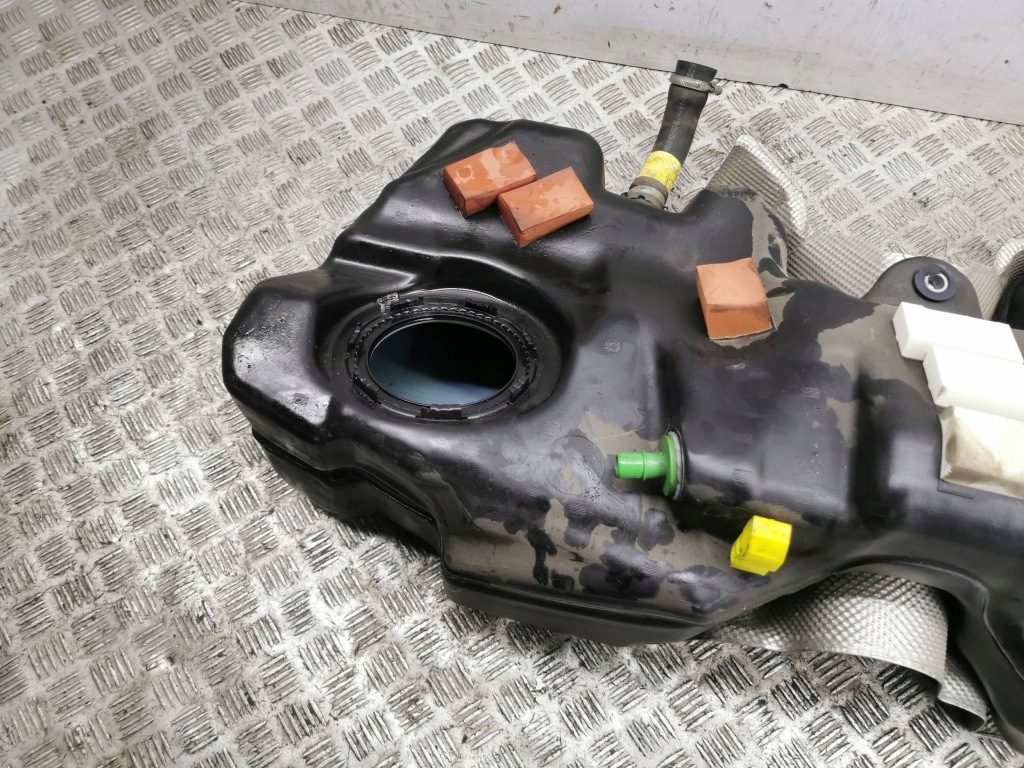 Бак топлива land rover range rover velar m8a29k007da Киев