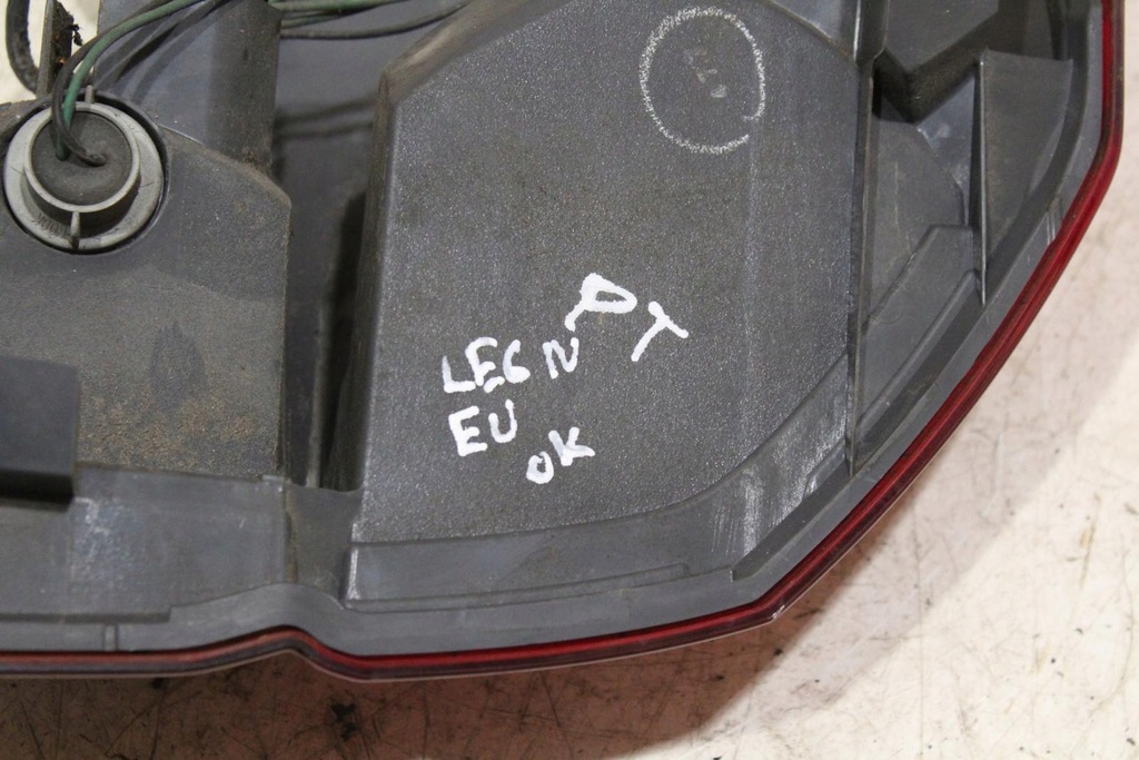 фото №8, Лампа задня права subaru legacy iv kombi eu