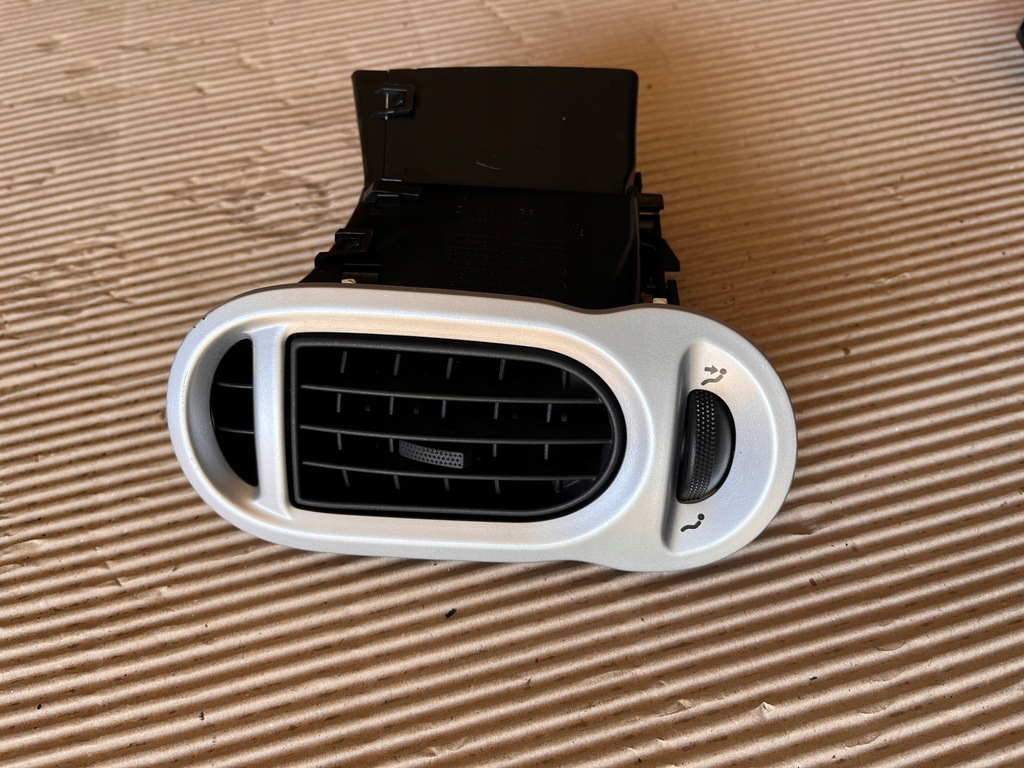 фото №1, Renault modus решётка обдув левая 4622618