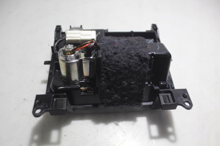 фото №3, Попільничка lexus is ii 220