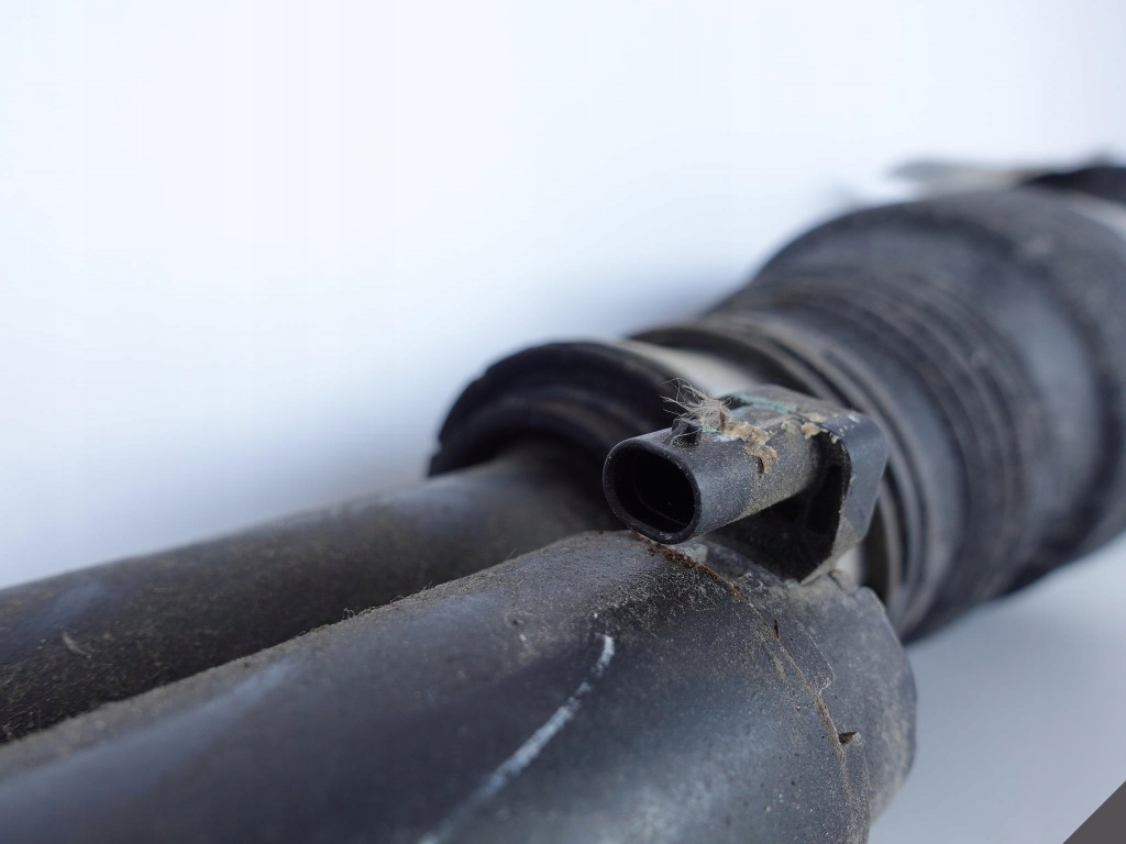 фото №3, Mercedes x166 gl gls airmatic амортизатор перед