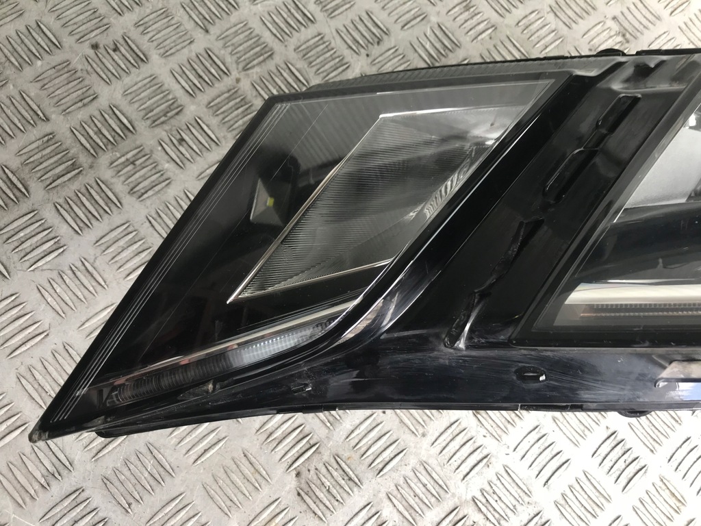 фото №11, Лампа левая передняя 5e1941015d skoda octavia iii