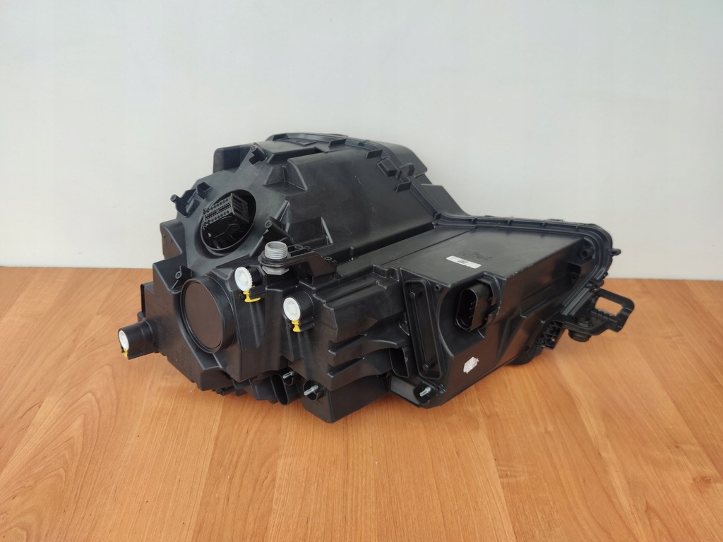 фото №2, Skoda karoq правая лампа перед full led фара r