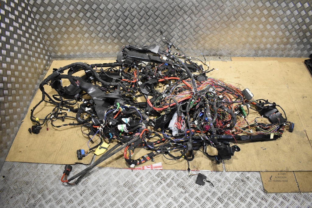 фото №1, Idealna електропроводка електрична bmw f90 lift 1