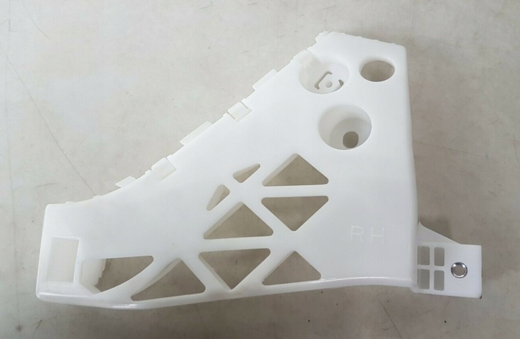 Купить Mazda 5 2005-2010 направляющая бампер перед правый