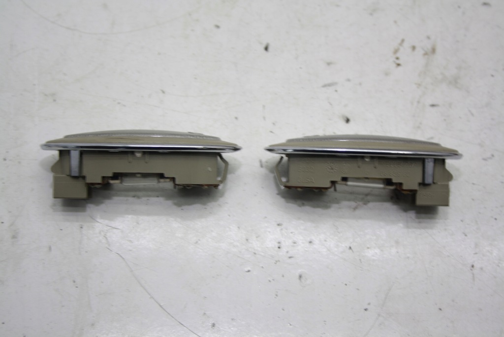 фото №3, Лампа освітлення кабіни права alfa romeo 159 156054267 2szt