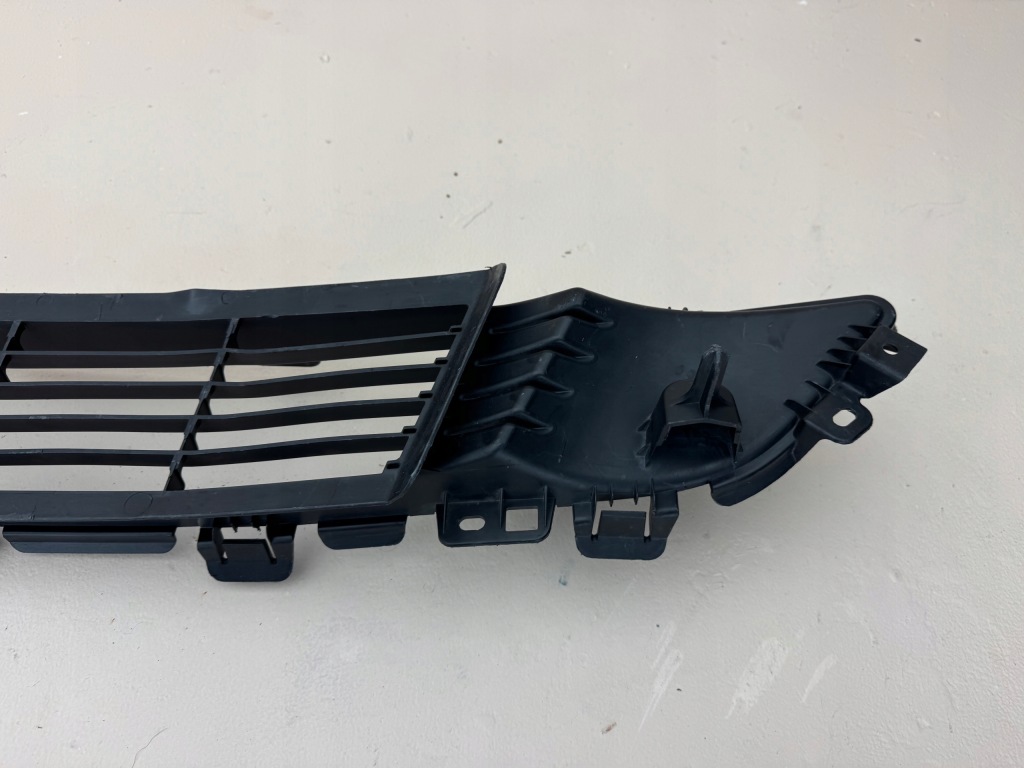 Tesla model y 22r- решётка решётка радиатора бампера средняя 1493759-00 Недорого