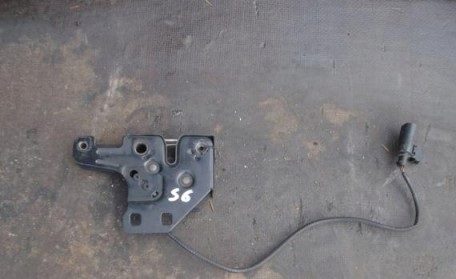 фото №1, Audi s6 c6 4e0 5.2 v10 замок капот