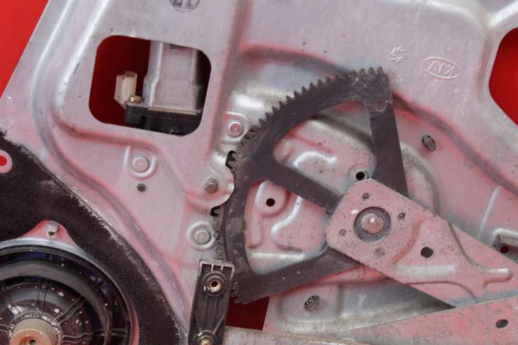 фото №6, Подъемник стекло левый перед eu 83470-1f080 kia sportage 2 ii 04-08